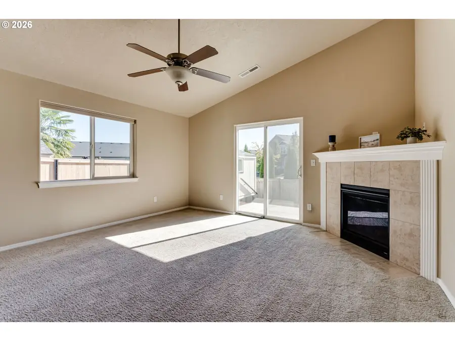 1942 Adelman Loop, Eugene, OR 97402 - #3