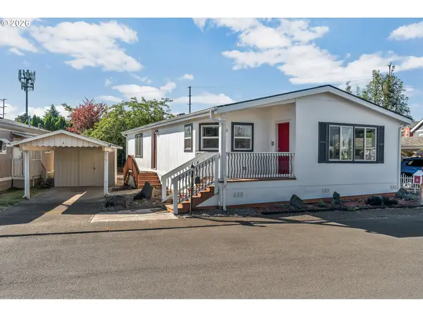 570 N 10th Ave #2, Cornelius, OR 97113