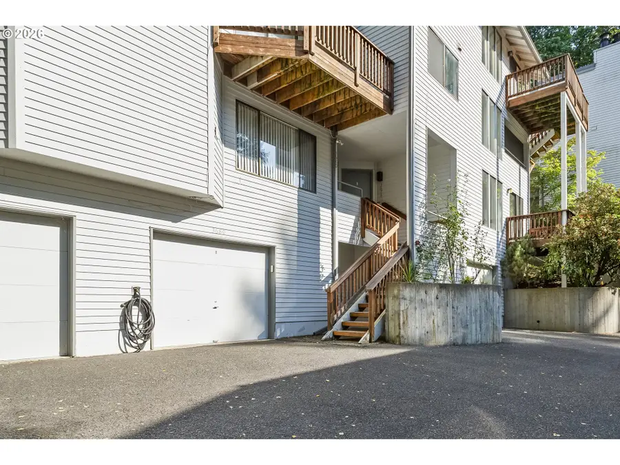 3676 Spring Ln, Lake Oswego, OR 97035 - #2