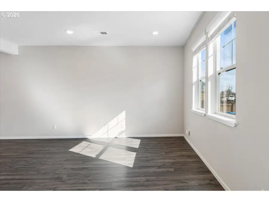 1135 NW Upas Ave, Redmond, OR 97756 - #2