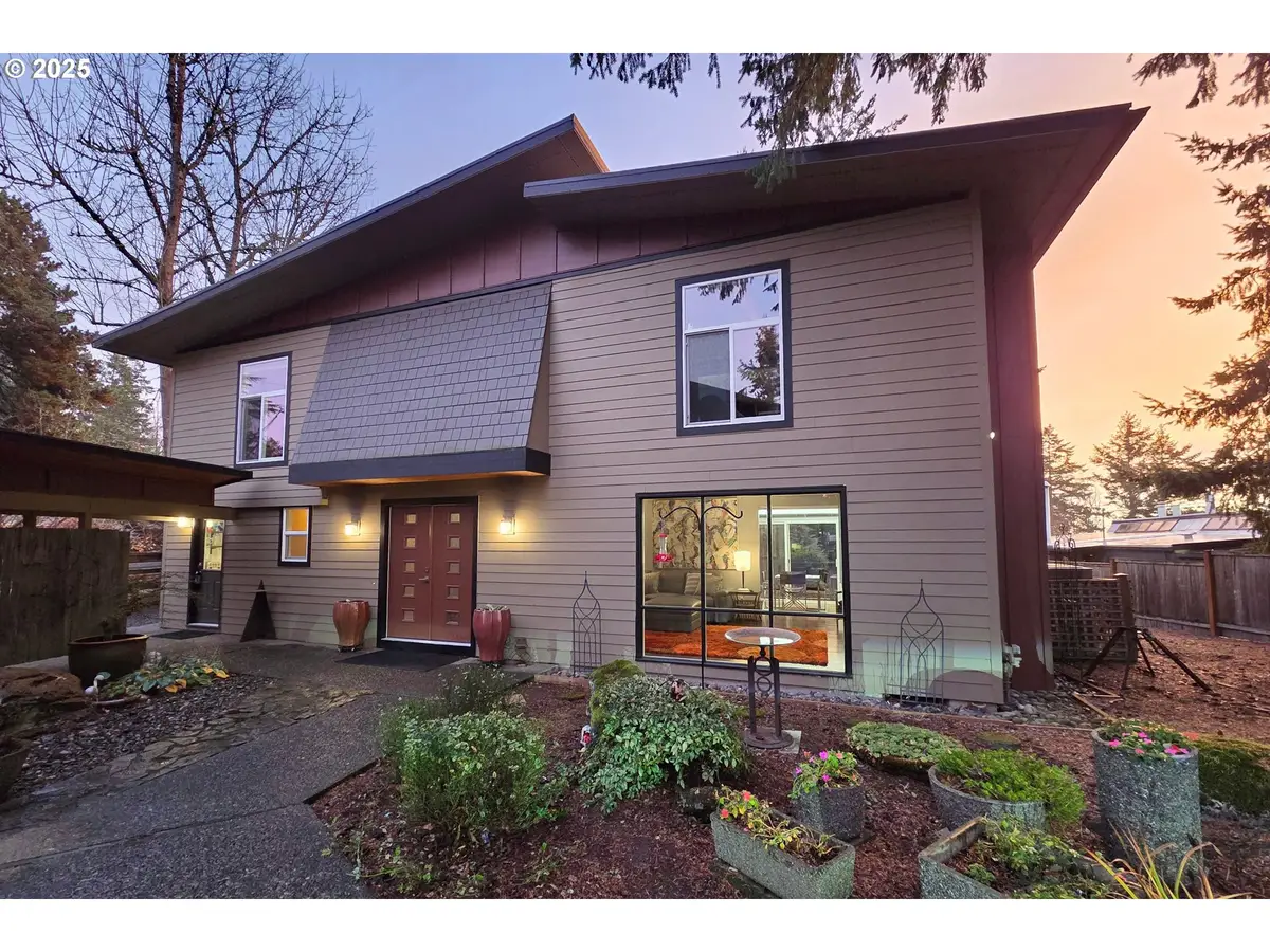 5544 SW Wilbard St, Portland, OR 97219 - Image #1