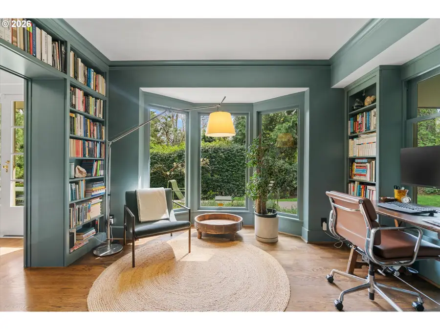 4192 SW Greenleaf Dr, Portland, OR 97221 - #3