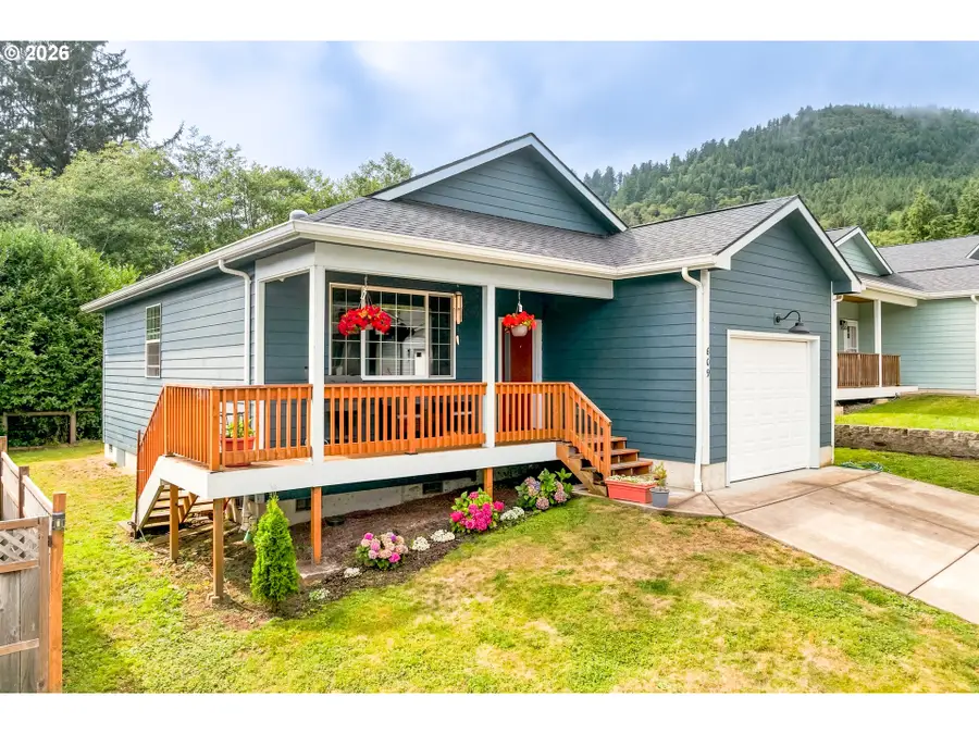 609 Vine Maple Ln, Garibaldi, OR 97118 - #2