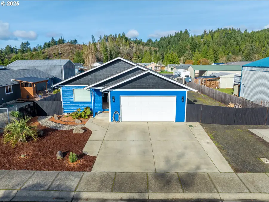 1010 Raechel Rd, Lakeside, OR 97449 - Image #3