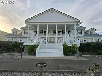 855 NW Ocean Shores Blvd #201, OceanShores, WA 98569