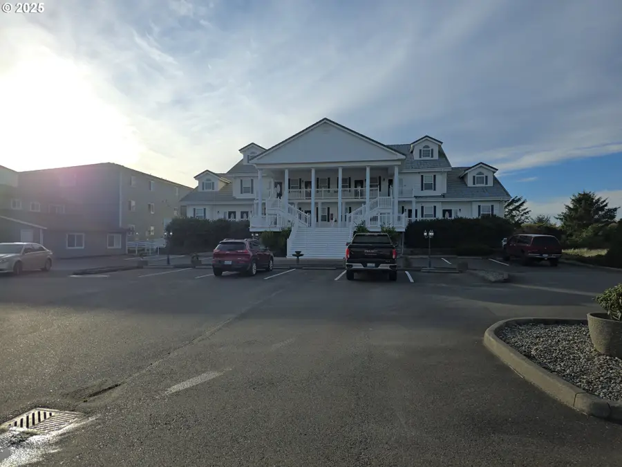 855 NW Ocean Shores Blvd #201, Ocean Shores, WA 98569 - Image #2