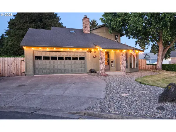 1205 NW Littlewood Ct, Roseburg, OR 97471