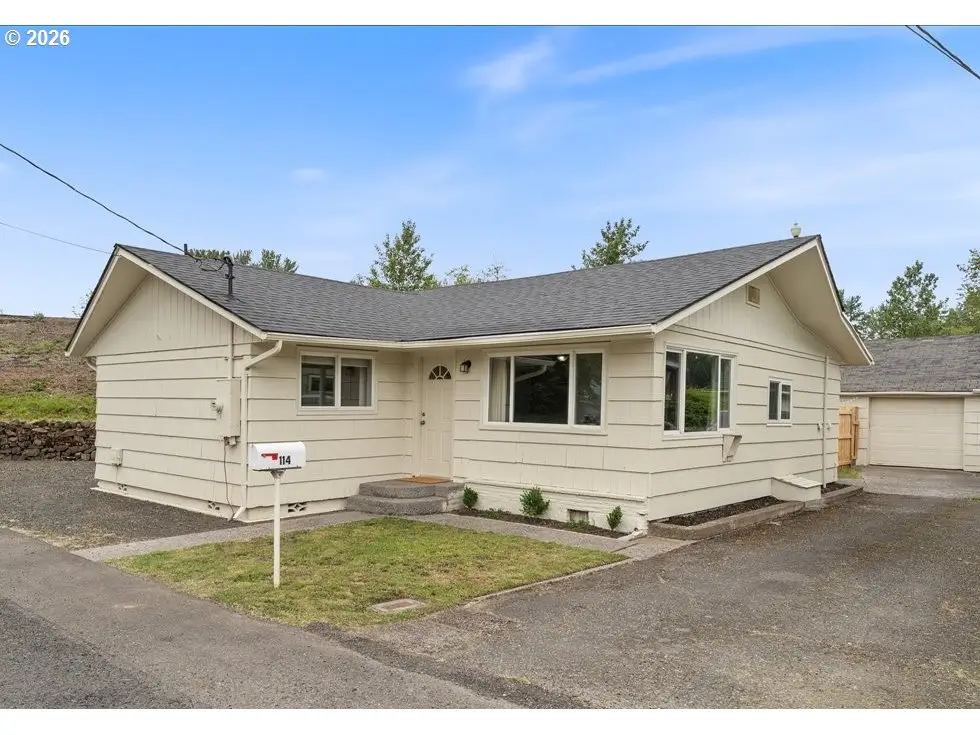 114 Cherry St Nw, Castle Rock, WA 98611 - #1