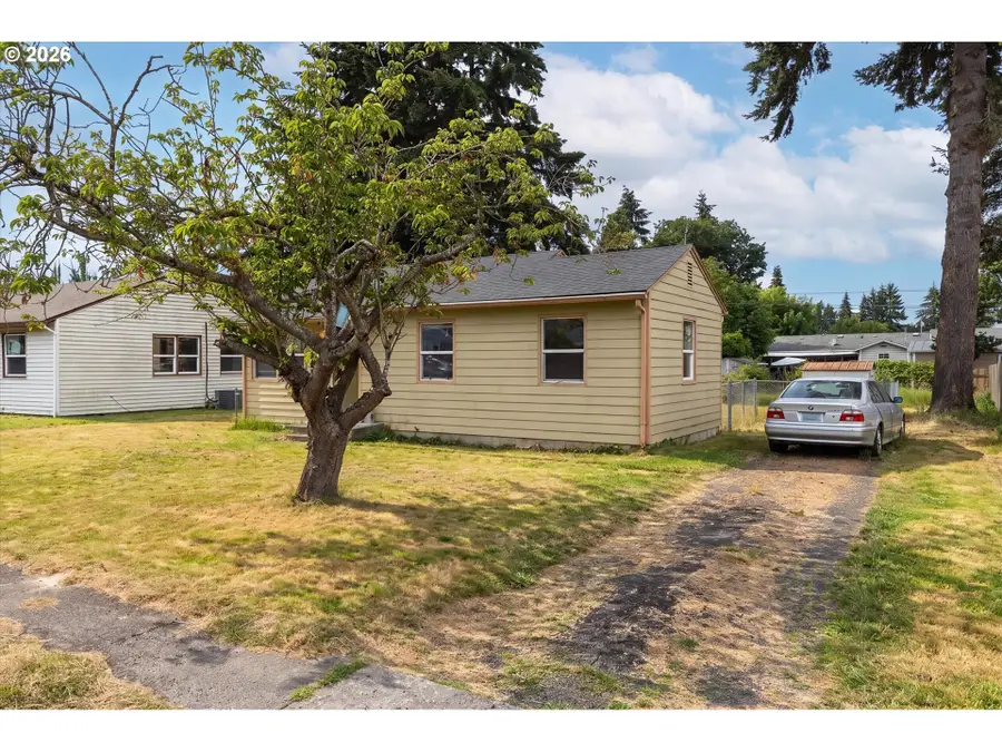 311 Cypress St, Longview, WA 98632 - #3