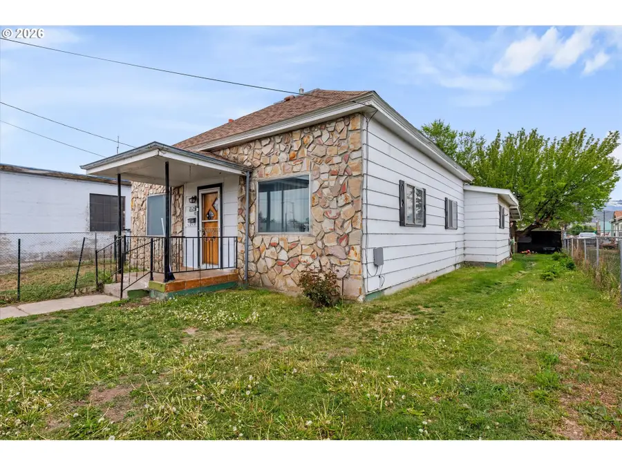 2125 8th St, Baker City, OR 97814 - #2