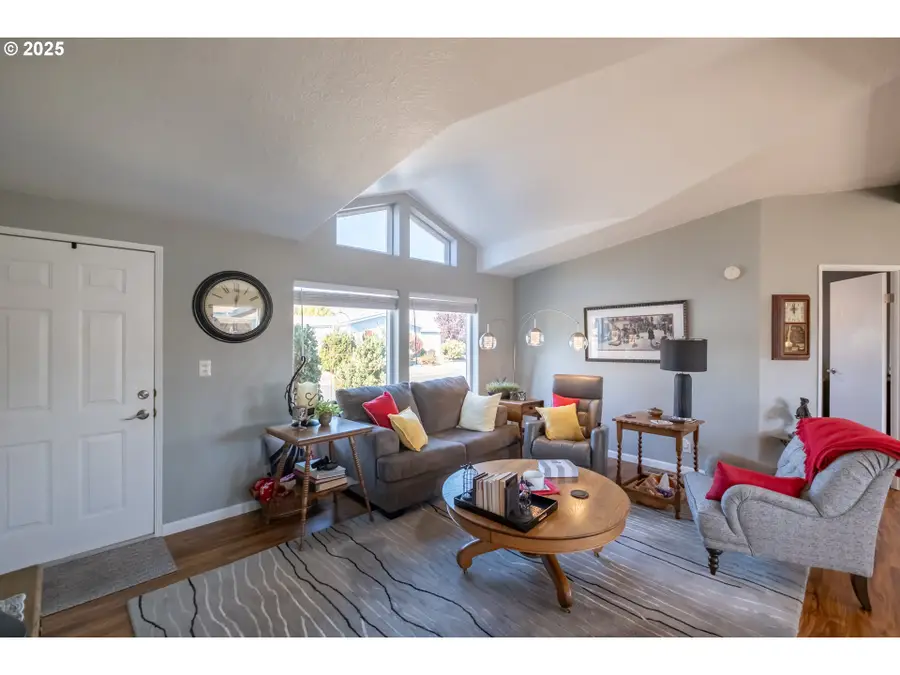 610 Vaughan Ln, Lebanon, OR 97355 - Image #3