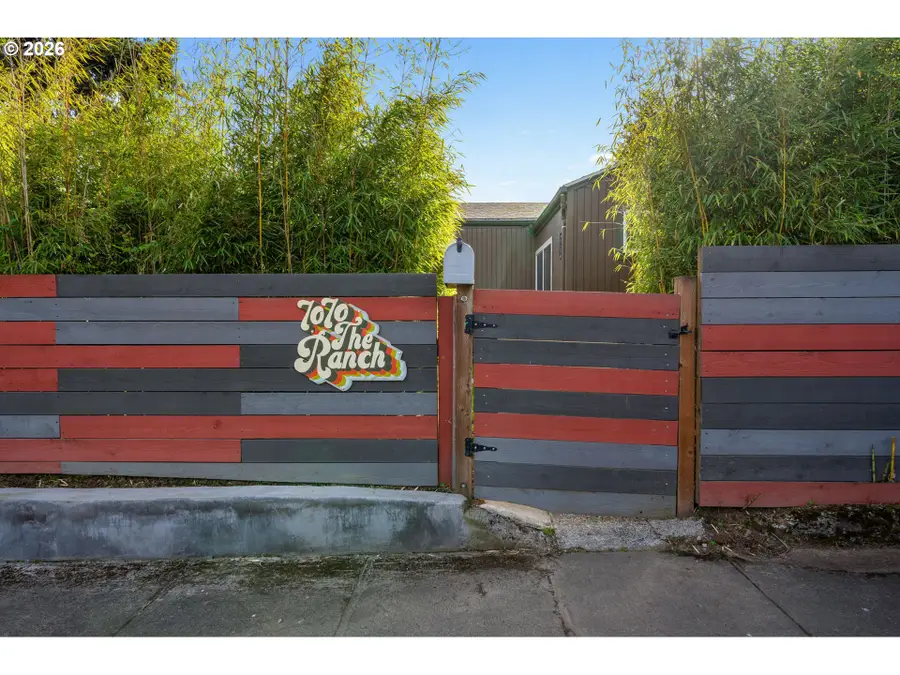 7070 NE 7th Pl, Portland East, OR 97035 - #2