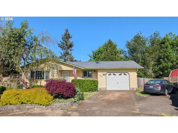 1800 Carver Pl, CottageGrove, OR 97424