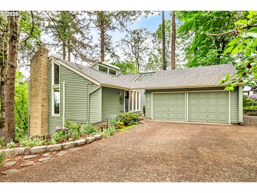 2877 Timberline Dr, Eugene, OR 97405 - #2