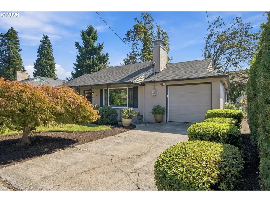 665 E Dartmouth St, Gladstone, OR 97027 - #3