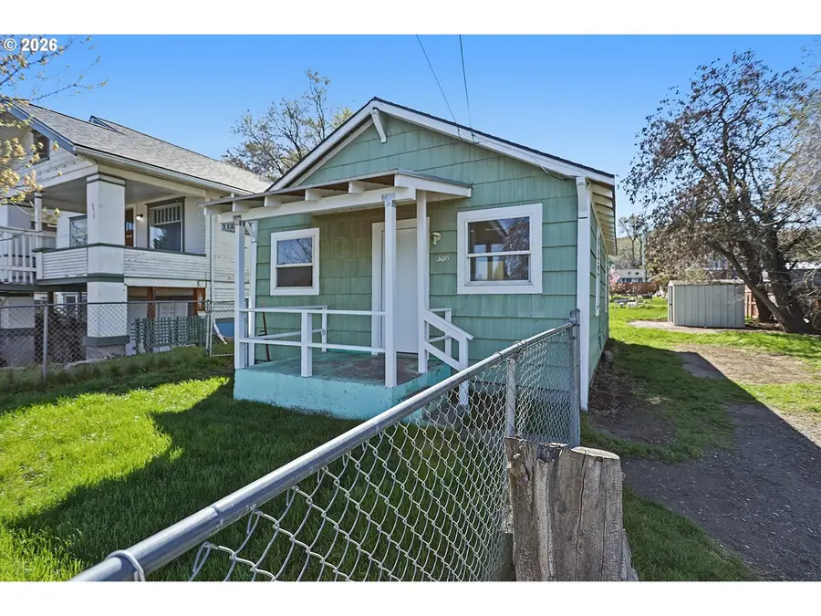 2406 E 10th St, The Dalles, OR 97058 - #2