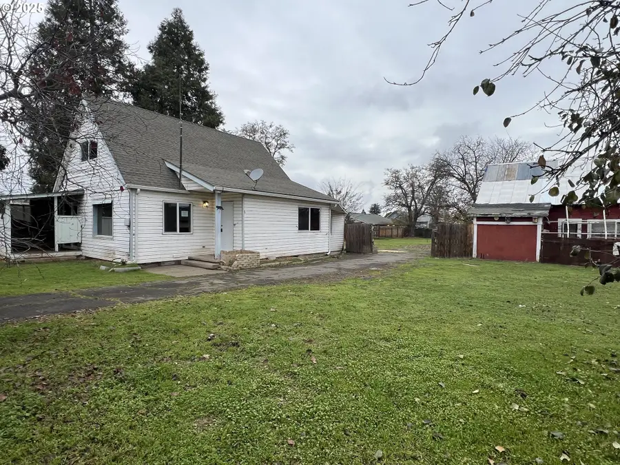 734 Alder St, Medford, OR 97501 - Image #2