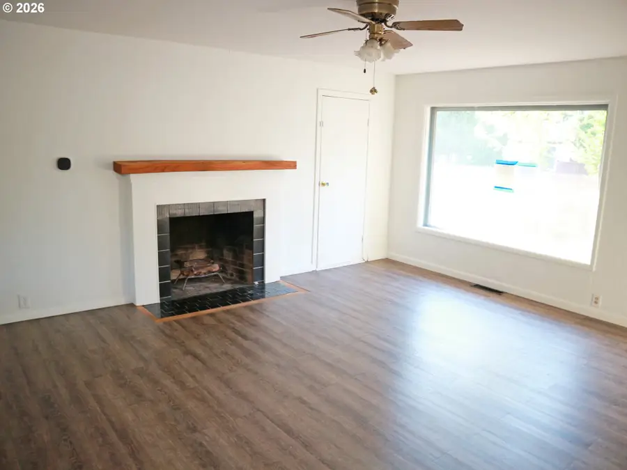 18230 NE Flanders St, Portland, OR 97230 - #3