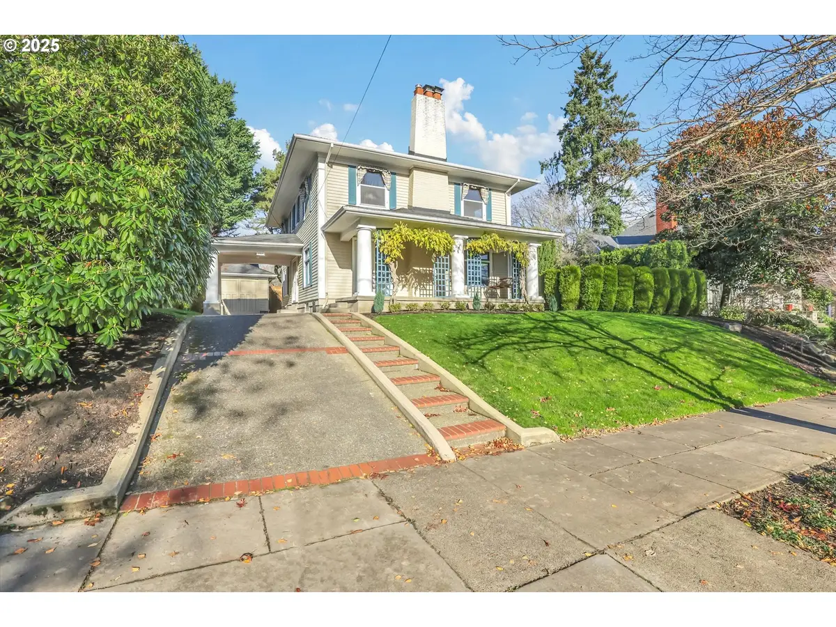 3709 NE Couch St, Portland, OR 97232 - Image #1