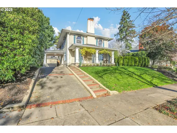 3709 NE Couch St, Portland, OR 97232