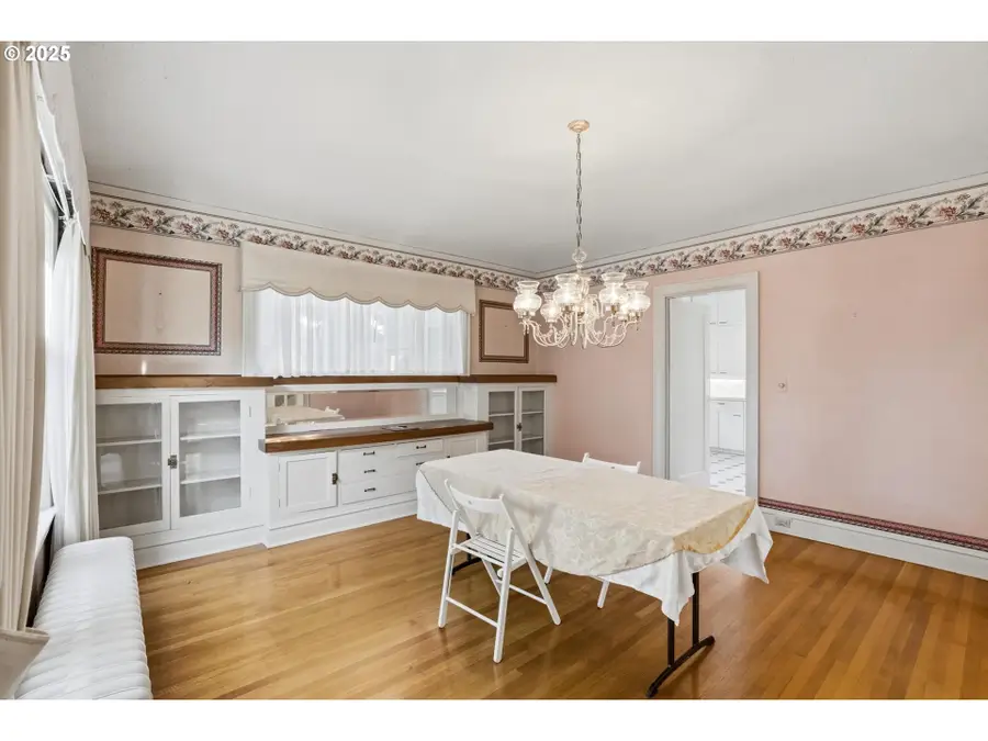 3709 NE Couch St, Portland, OR 97232 - Image #3