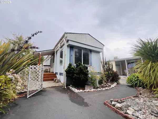 15505 Oceanview Dr #21, Brookings, OR 97415