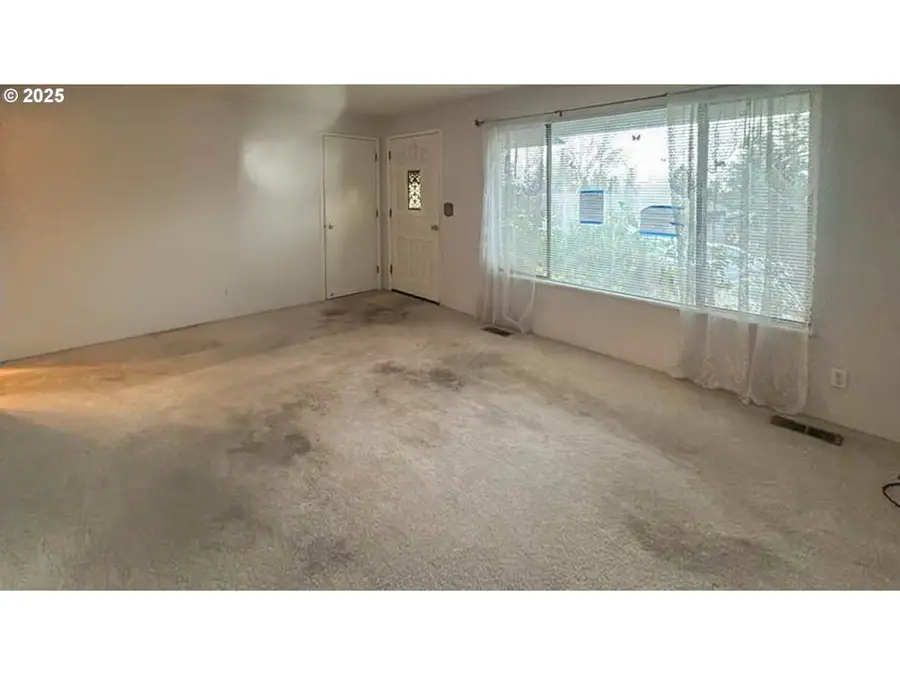 1023 NE Primrose Pl, Grants Pass, OR 97526 - #2