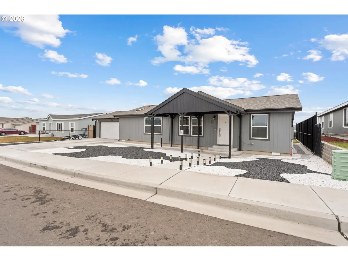 3033 SW Terrace Dr, Pendleton, OR 97801 - #1