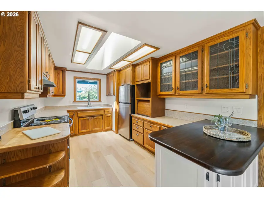 2449 Oak St, North Bend, OR 97459 - #3