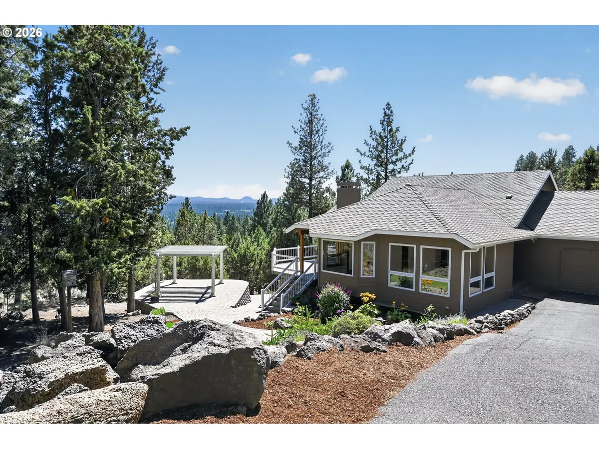 1573 NW City View Dr, Bend, OR 97703 - #1