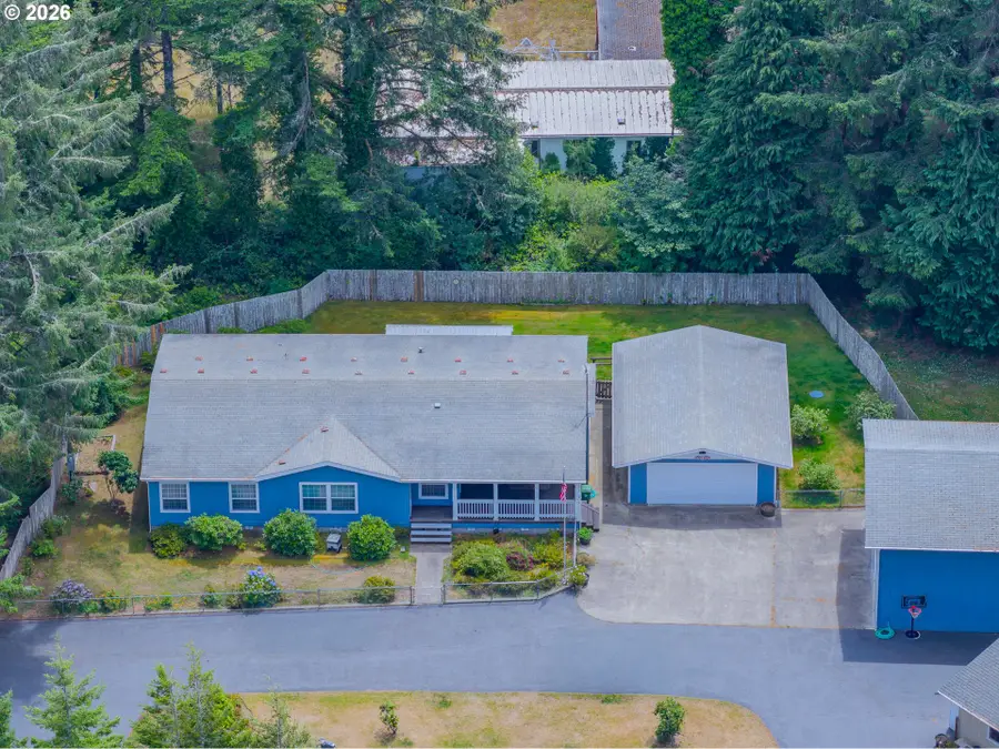 69664 Mcfarland Rd, Saunders Lake, OR 97459 - #3