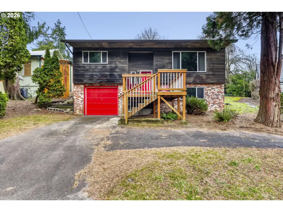 223 SW Taylors Ferry Rd, Portland, OR 97219 - Image #2