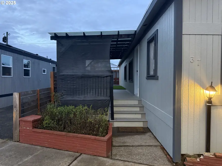 8951 SE Fuller Rd #37, Northwest Clackamas, OR 97086 - Image #2