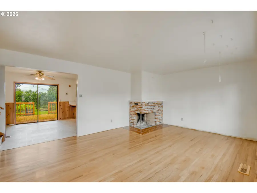 16315 NE Holladay St, Portland, OR 97230 - #3