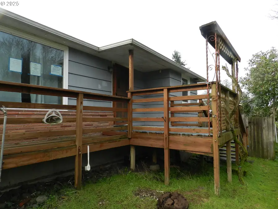 610 Tualatin St, Saint Helens, OR 97051 - Image #3