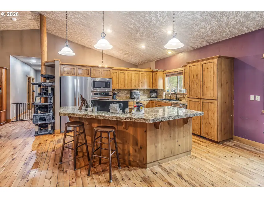 15784 Lava Dr, Sisters Millican, OR 97739 - #3