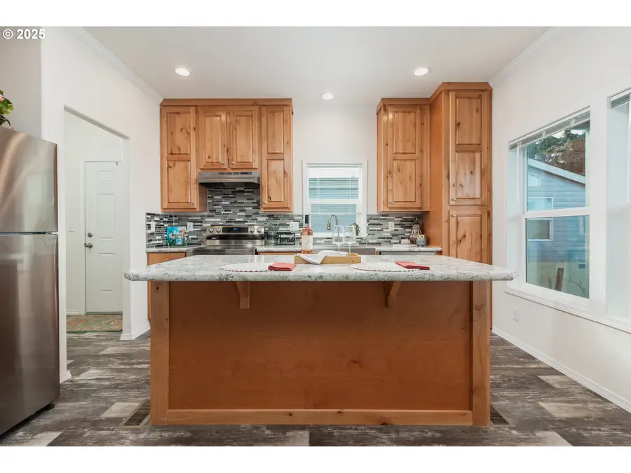 265 SE Hazelton Pl, Depoe Bay, OR 97341 - Image #3