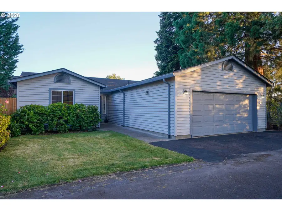 520 E Melody Ln, Newberg, OR 97132 - #2