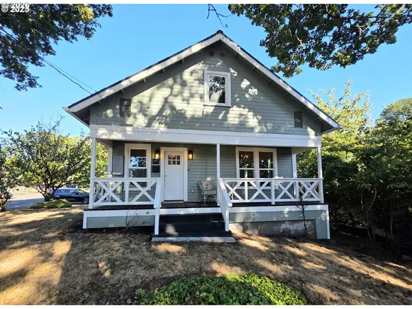 296 N 4th St, StHelens, OR 97051