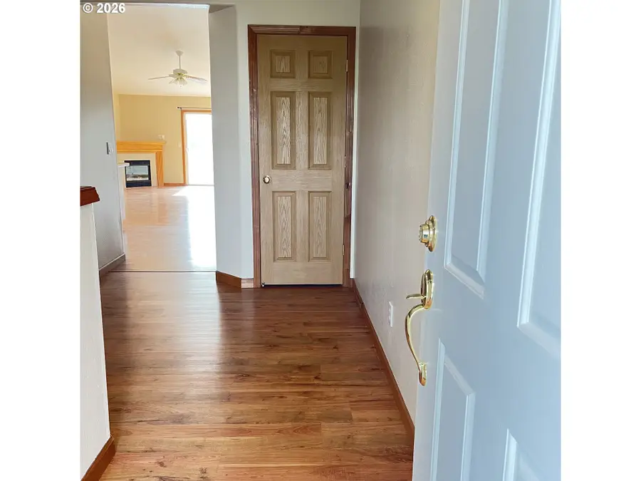 51672 SE 3rd St, Scappoose, OR 97056 - #2