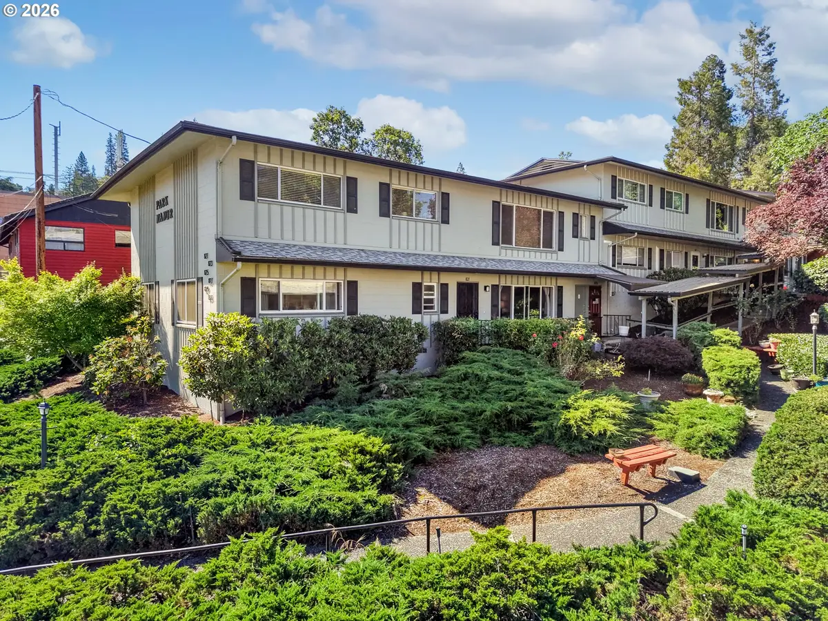 821 SE Mosher Ave, Roseburg, OR 97470 - #1