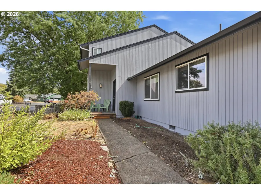460 Timothy St, Junction City, OR 97448 - #3