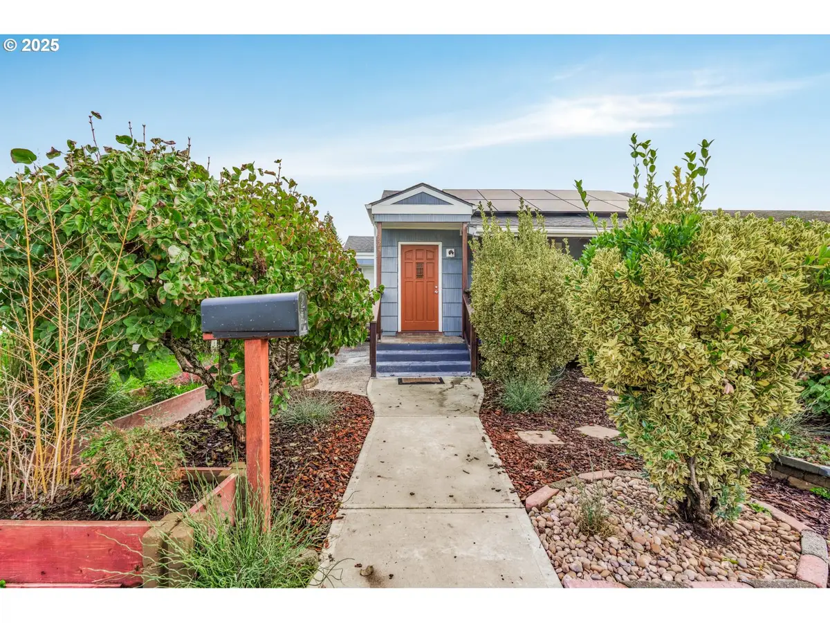 324 28th Ave, Longview, WA 98632 - Image #1