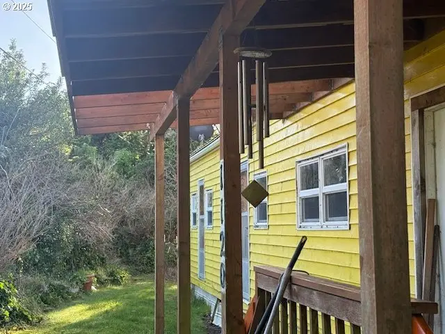 1120 S Crestline Dr, Waldport, OR 97394 - Image #2