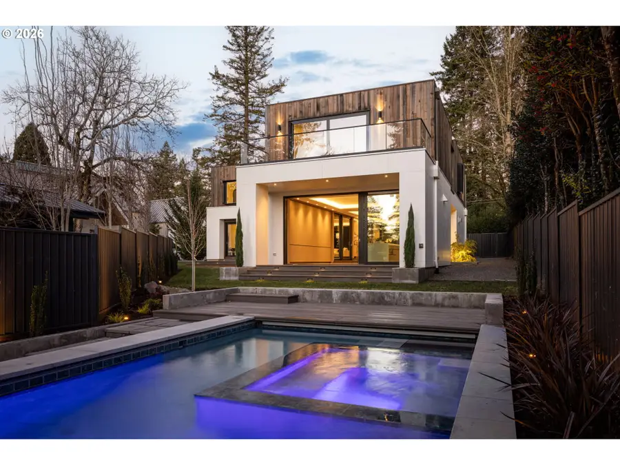 1120 S Military Rd, Portland, OR 97219 - #2