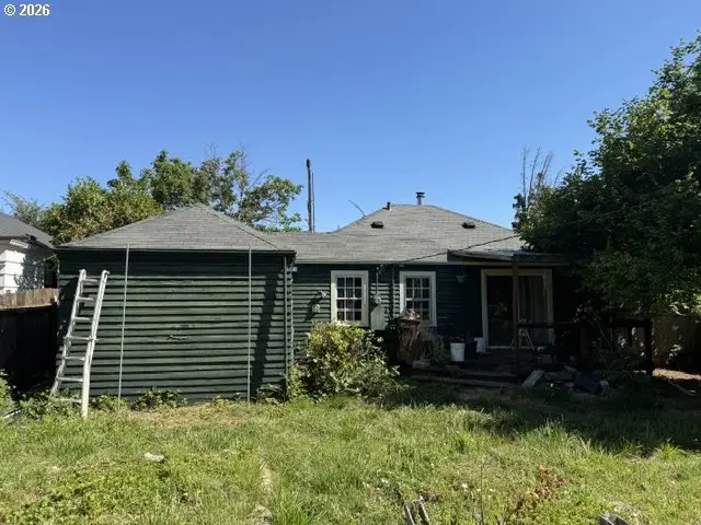 54 E 24th Ave, Eugene, OR 97405 - #2