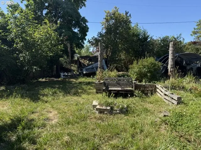 54 E 24th Ave, Eugene, OR 97405 - #3