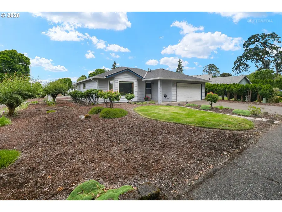 462 NE 24th Ave, Hillsboro, OR 97124 - #2