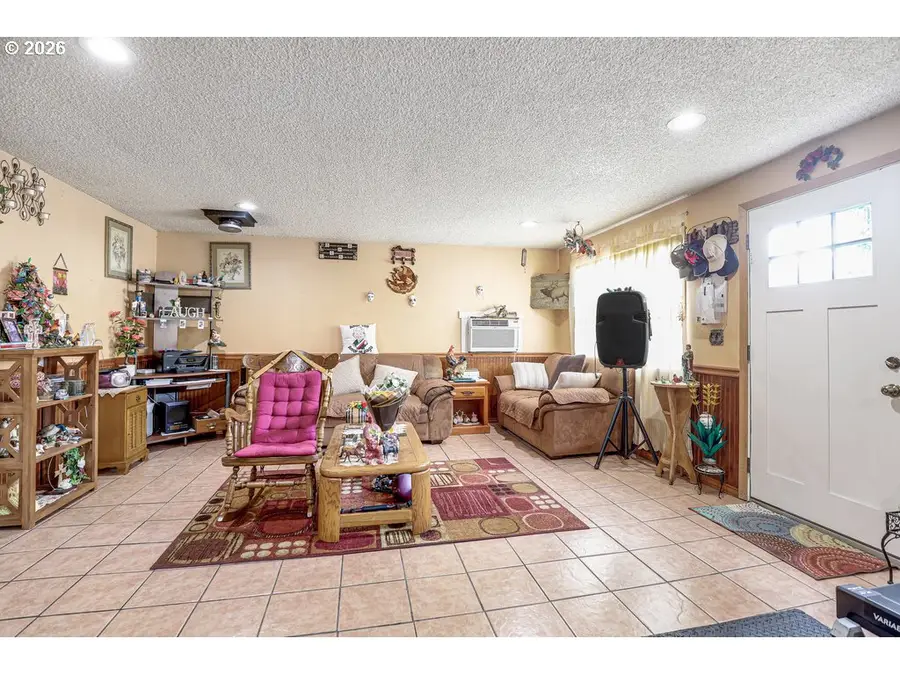 4054 Bartlett Dr, Odell, OR 97031 - #3