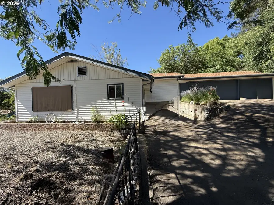 150 SW Brantley Dr, Winston, OR 97496 - #2